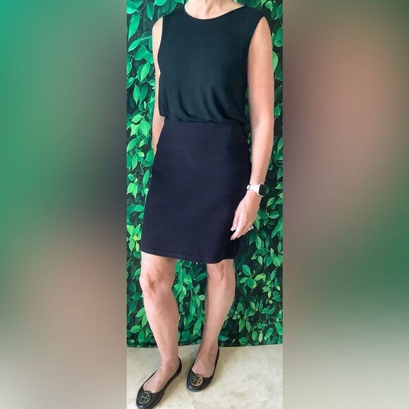 Loft Black Textured Pencil Skirt with Black Top Size Medium - Picture 2 of 5